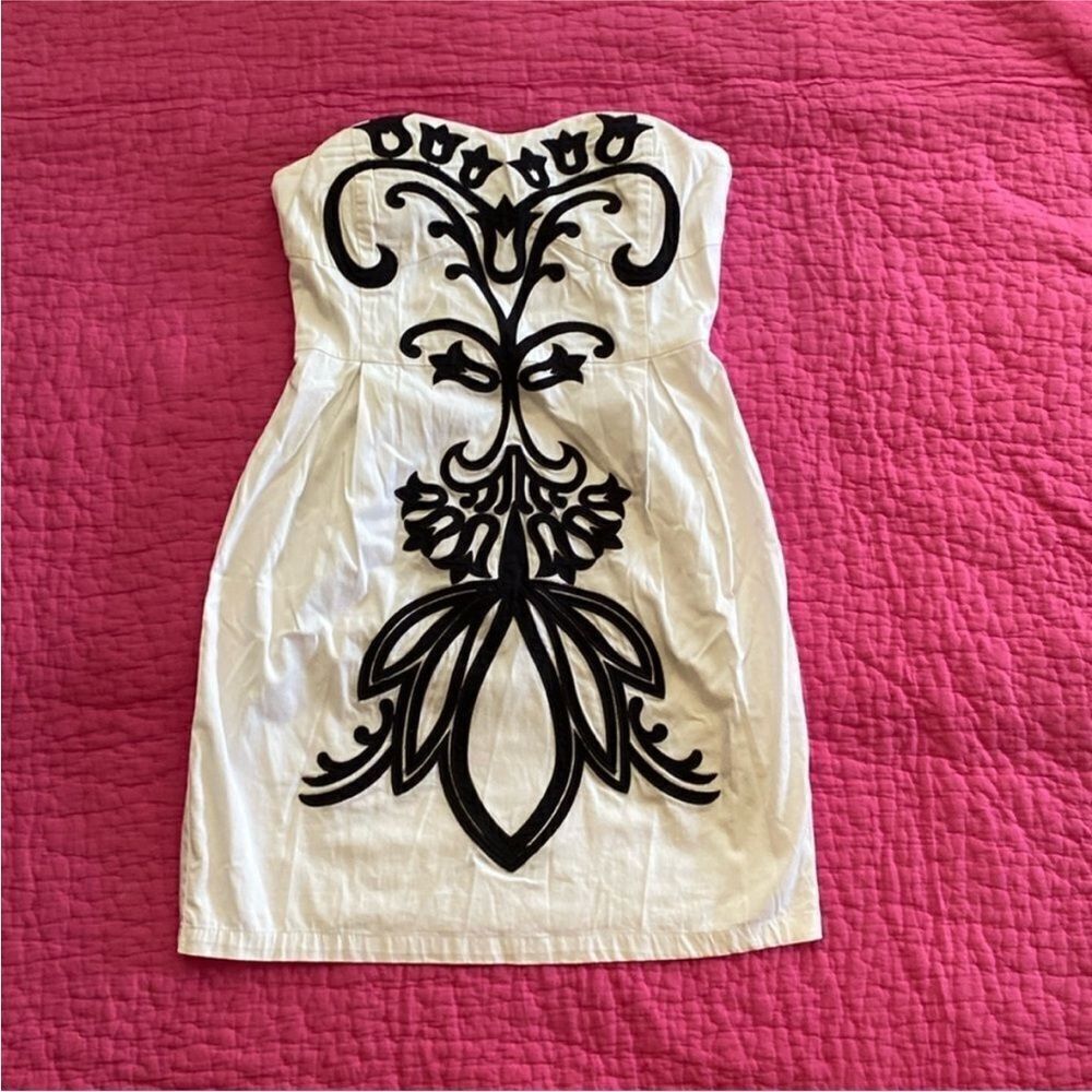 Minuet Petite Strapless Dress in Black and White, S